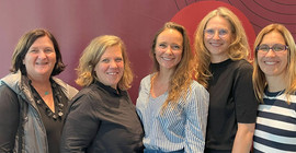 Die Mitglieder der bukof posieren für ein Gruppenfoto.