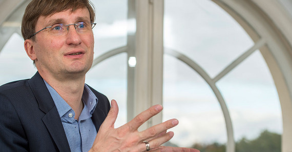 Militärhistoriker Prof. Dr. Sönke Neitzel Der Militärhistoriker Prof. Dr. Sönke Neitzel im Interview. Das Foto ist von Thomas Roese.