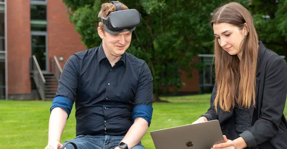 Lena Florian im Gespräch zu VR | Foto: Thomas Roese