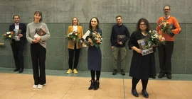 Das Bild zeigt die Nominierten und die Gewinnerinnen und Gewinner des E-Learning UP Award 2021. Das Foto ist von ZfQ/Blum. Beim Anklicken öffnet sich das Bild im neuen Fenster