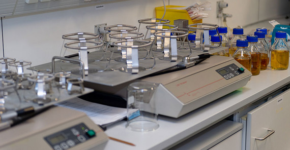 Zellkulturschuettler | Foto: Tobias Hopfgarten Zellkulturschuettler | Foto: Tobias Hopfgarten