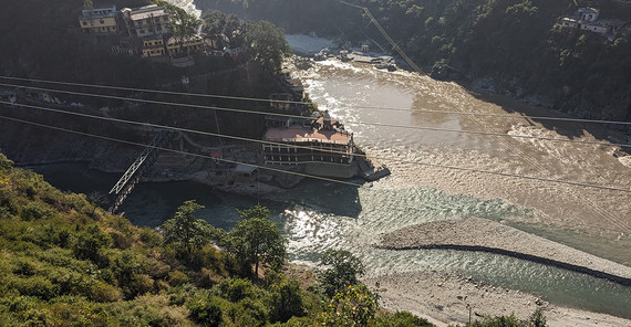 Zusammenfluss von Alaknanda und Mandakini. Zusammenfluss von Alaknanda und Mandakini.