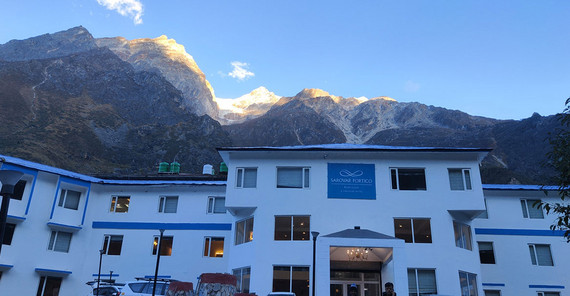 Ein Hängegletscher oberhalb unserer Unterkunft. Ein Hängegletscher oberhalb unserer Unterkunft.