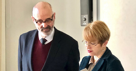 Bei der Ernennung von Prof. Dr. Daniel Krochmalnik (Uni Potsdam) Wissenschaftsministerin Martina Münch überreicht Prof. Dr. Daniel Krochmalnik seine Ernennungsurkunde