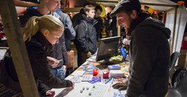 Foto: Auf dem Markt der Möglichkeiten beim WarmUP 2015 (Thomas Hölzel)