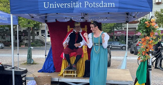 Kindertheater vom König Achtlos.