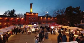 Markt der Möglichkeiten bei WarmUP! in der Schiffbauergasse.