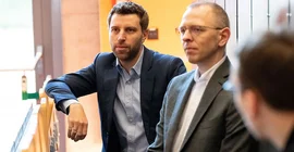 Zwei Alumni der Universität Potsdam unterstützen heute Studierende der Juristischen Fakultät mit einem Stipendium: Constantin von Köckwitz (l.) und Marc Repey.