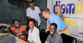 At the campus radio. Photo: Valerie Pobloth/Isabel Dückert.