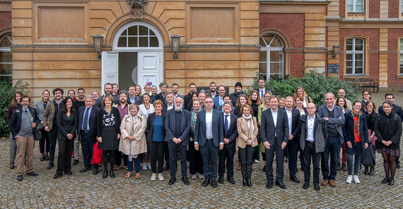 Vertreterinnen und Vertreter der EDUC-Hochschulen beim Steering Committee Meeting 2023 in Potsdam. Vertreterinnen und Vertreter der EDUC-Hochschulen beim Steering Committee Meeting 2023 in Potsdam.