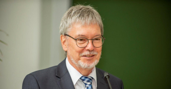 Prof. Dr. Robert Seckler Das Bild zeigt Prof. Dr. Robert Seckler. Das Foto ist von Tobias Hopfgarten.