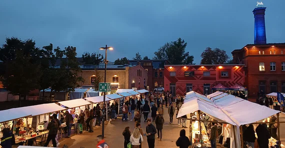 Markt der Möglichkeiten am Waschhaus in der Schiffbauergasse