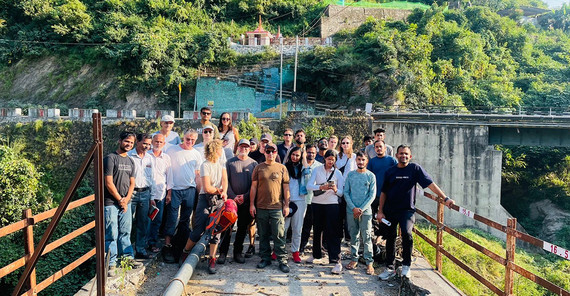 Besuch des Standorts der Central Water Commission (CWC) Besuch des Standorts der Central Water Commission (CWC), wo die Strömungsgeschwindigkeit und der Abflusses des Flusses gemessen werden.