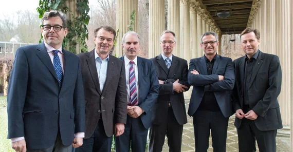 Prof. Dr. Hartmut Dorgerloh, Generaldirektor, SPSG; Dr. Heinz Buri, Marketingdirektor, SPSG;, Staatssekretär Martin Gorholt, Ministerium für Wissenschaft, Forschung und Kultur des Landes Brandenburg; Dr. Jürgen Luh, SPSG, RECS; Prof. Dr. Iwan-Michelangelo D’Aprile, Universität Potsdam, RECS; Prof. Oliver Günther, Ph. D., Präsident der Universität Potsdam (v. l. n. r.)
