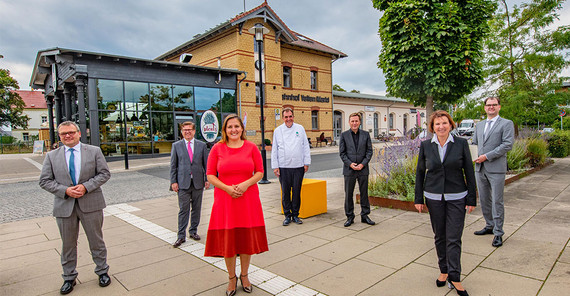 Großer Bahnhof bei der Eröffnung der Präsenzstelle in Velten | Foto: Ernst Kaczynski Großer Bahnhof bei der Eröffnung der Präsenzstelle in Velten | Foto: Ernst Kaczynski