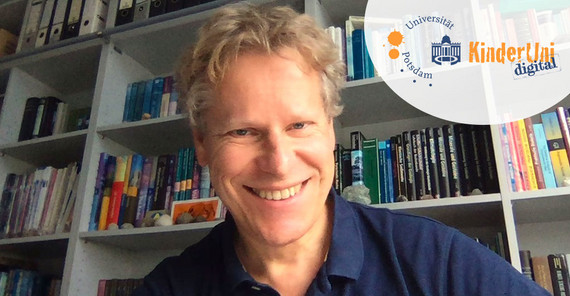 Geowissenschaftler Prof. Martin Trauth ging am 25. September 2020 mit einer Zoom-Live-Vorlesung für die Kinder-Universität online| Foto: privat Geowissenschaftler Prof. Martin Trauth ging am 25. September 2020 mit einer Zoom-Live-Vorlesung für die Kinder-Universität online| Foto: privat