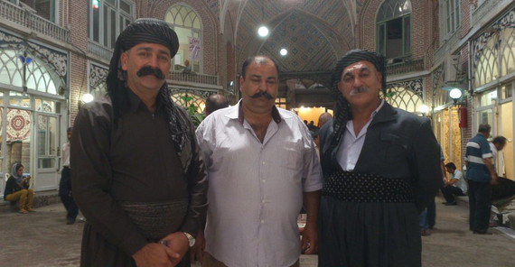 Begegnung mit kurdischen Händlern aus dem Irak, Foto: Dr. Stefan Gatzhammer Begegnung mit kurdischen Händlern aus dem Irak, Foto: Dr. Stefan Gatzhammer