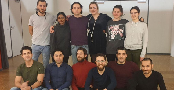 Das diesjährige Ensemble des Integrationstheaters „Sanssouci avec Shakespeare“ (K. v. Erffa). Das diesjährige Ensemble des Integrationstheaters „Sanssouci avec Shakespeare“ (K. v. Erffa).