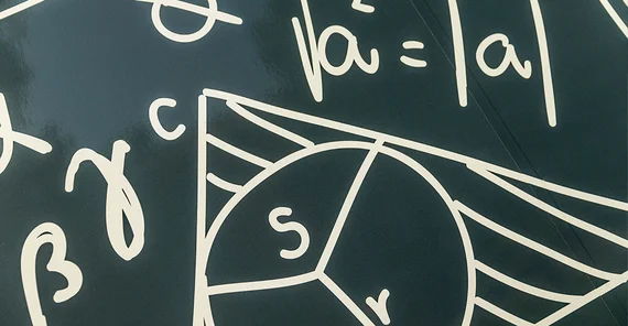 Mathematische Fomeln auf einer Tafel