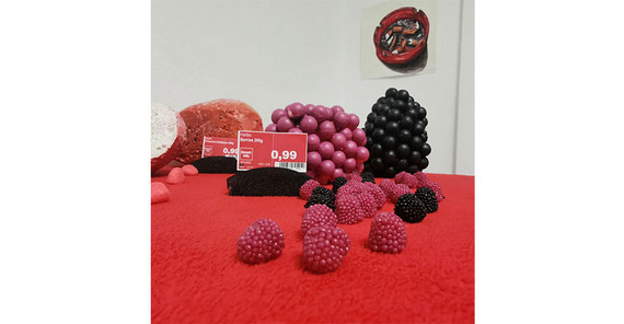 Tabea Russo: „Kunstbeeren“ Tabea Russo: „Kunstbeeren“