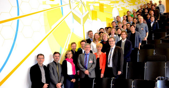 Zum Auftakt für zwei neue Graduiertenschulen stellten führende Wissenschaftlerinnen und Wissenschaftler von HZB, UP und HUB das Forschungsprogramm vor. (Foto: Jennifer Bierbaum/HZB) Zum Auftakt für zwei neue Graduiertenschulen stellten führende Wissenschaftlerinnen und Wissenschaftler von HZB, UP und HUB das Forschungsprogramm vor. (Foto: Jennifer Bierbaum/HZB)