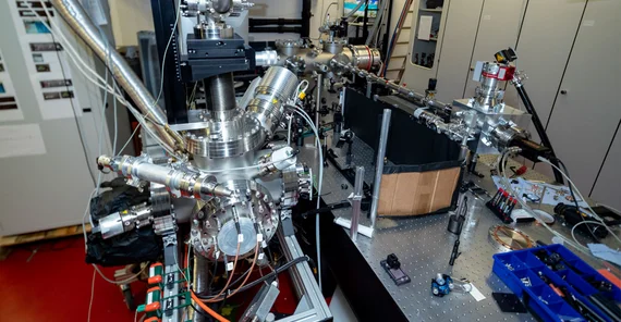 In the laboratory of the research group of Prof. Gühr. | Photo: Tobias Hopfgarten