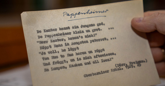 In den 1950er Jahren bat die Deutsche Akademie der Wissenschaften Sprecher*innen um Auskunft. Dokument aus den 1950er Jahren.