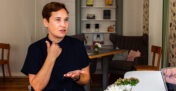 Outi Tuomainen im Interview | Foto: Kaya Neutzer Outi Tuomainen im Interview | Foto: Kaya Neutzer