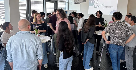 Reger Austausch von Promovierenden und Postdocs beim Welcome Event der Potsdam Graduate School.