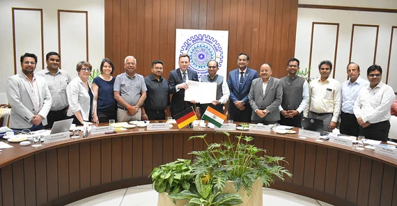 Gruppenbild mit Vertretern der Uni Potsdam und dem Indian Institute of Technology in Roorkee