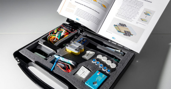 Boxperiment: Chemie im Koffer für den Einsatz im Unterricht | Foto: Thomas Roese Boxperiment: Chemie im Koffer für den Einsatz im Unterricht | Foto: Thomas Roese