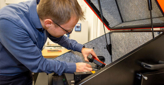 Prof. Ilko Bald im Labor | Foto: Tobias Hopfgarten Prof. Ilko Bald im Labor | Foto: Tobias Hopfgarten