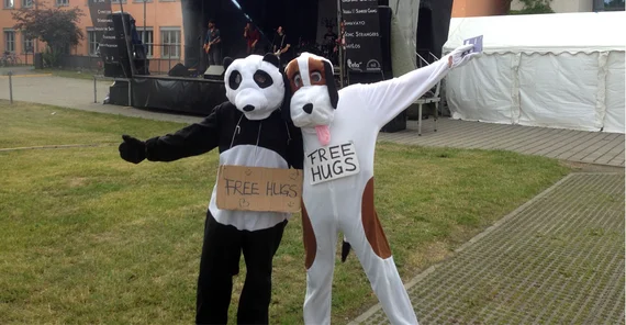 Nightline Potsdam verteilt „Free Hugs“ | Foto: Nightline Potsdam
