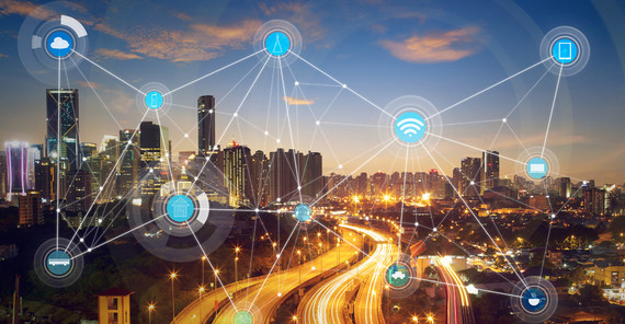 Kabellos vernetzt: die „smarte“ Stadt. Foto: Fotolia/jamesteohart. Kabellos vernetzt: die „smarte“ Stadt. Foto: Fotolia/jamesteohart.