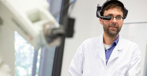 Die AR-Brille im Einsatz im Zentrum „Industrie 4.0“ | Foto: Sandra Scholz Die AR-Brille im Einsatz im Zentrum „Industrie 4.0“ | Foto: Sandra Scholz