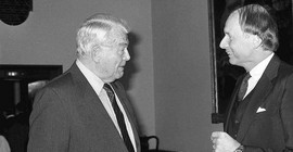 Henri Nannen (links) bei der Verleihung des Gödecke-Parke-Davis-Preises in Freiburg (1987)