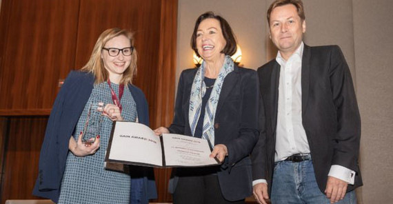 Dr. Katharina Schultebraucks, New York University, Prof. Dr. Margret Wintermantel, Präsidentin des DAAD und Prof. Dr. Oliver Günther, Ph.D., Präsident der Universität Potsdam, bei der Talentmesse GAIN 2018 (von links). Foto: © GAIN Dr. Katharina Schultebraucks, New York University, Prof. Dr. Margret Wintermantel, Präsidentin des DAAD und Prof. Dr. Oliver Günther, Ph.D., Präsident der Universität Potsdam, bei der Talentmesse GAIN 2018 (von links). Foto: © GAIN