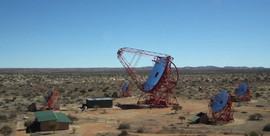 Foto: Christian Föhr/H.E.S.S.Kollaboration - H.E.S.S.-Teleskope im Khomas Hochland in Namibia