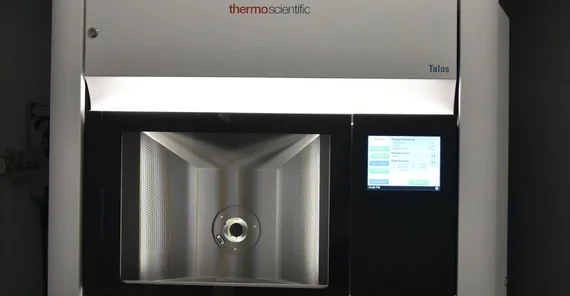 Das neue Thermo Fisher Talos F200 Elektronenmikroskop an der Universität Potsdam. | Foto: Prof. Dr. Petra Wendler