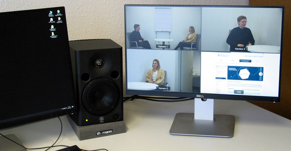 Das – als innovatives Lehrporjekt geförderte – Seminar von Franziska Kühne, in dem sie mit ihren Studierenden psychotherapeutische Interventionen trainiert, wird derzeit nicht nur auf Video aufgezeichnet. | Foto: Maik Schellhase Das – als innovatives Lehrporjekt geförderte – Seminar von Franziska Kühne, in dem sie mit ihren Studierenden psychotherapeutische Interventionen trainiert, wird derzeit nicht nur auf Video aufgezeichnet. Aufgrund der Corona-Pandemie findet es gänzlich online statt. | Foto: Maik Schellhase