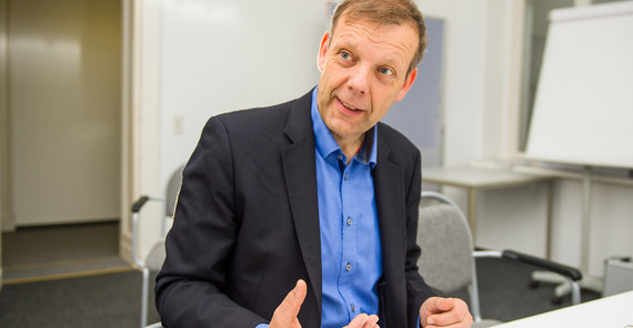 Prof. Dr. Norbert Gronau. Foto: Ernst Kaczynski. Prof. Dr. Norbert Gronau. Foto: Ernst Kaczynski.