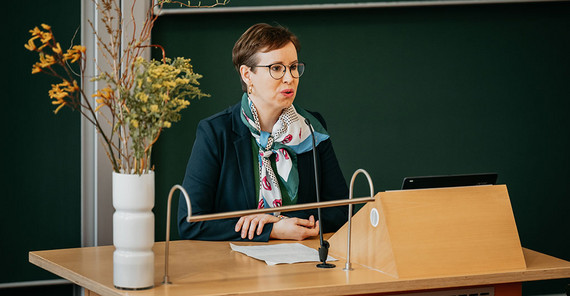 Winnie-Karen Giera, Juniorprofessorin für inklusive Deutschdidaktik an der Universität Potsdam. Winnie-Karen Giera, Juniorprofessorin für inklusive Deutschdidaktik an der Universität Potsdam.
