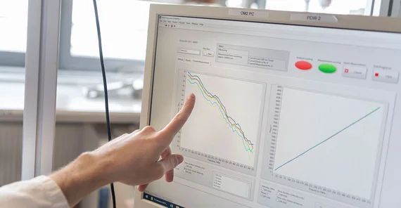 The synthesis is complete. The data from the measuring probe is analyzed and compared on the computer. Then the reactor with the solution is cooled down.