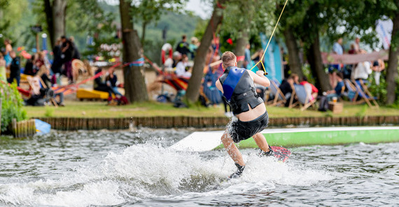 Beim Klitschnass Festival 2019 im Waldbad Templin. | Foto: Tobias Hopfgarten Beim Klitschnass Festival 2019 im Waldbad Templin. | Foto: Tobias Hopfgarten