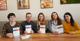 Die Herausgeberinnen und Herausgeber des Bandes „Interdisziplinär behandeln: Multiprofessionelle Zusammenarbeit in der Sprachtherapie“.