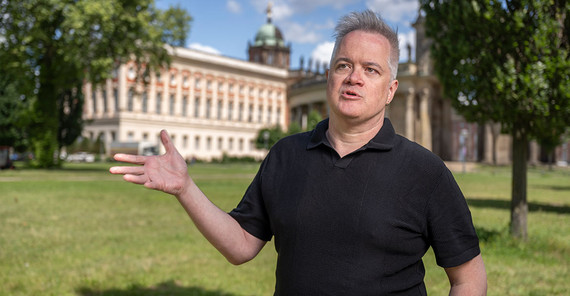 Iain Macdonald is Professor of Philosophy at the Université de Montréal and visited the Uni Potsdam. Iain Macdonald is Professor of Philosophy at the Université de Montréal and visited the University of Potsdam for the second time as a guest researcher.