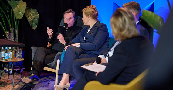 Bei der Verleihung des Innovationspreises Berlin Brandenburg 2024. Bei der Verleihung des Innovationspreises Berlin Brandenburg 2024: Der Präsident der Universität Potsdam und Vorsitzende der Jury, Prof. Oliver Günther, PhD.
