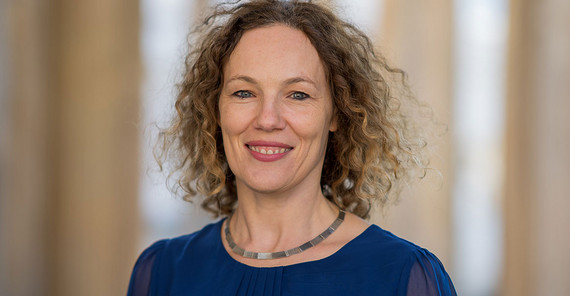 Seit Oktober 2024 lehrt Jenny Haase im Fach Romanische Literaturwissenschaft. Porträit von Jenny Haase