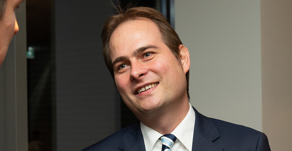 Auf der Suche nach den ungeschriebenen Regeln der Weltpolitik: der Politikwissenschaftler Dr. Thomas Dörfler. Foto: Karla Fritze. Auf der Suche nach den ungeschriebenen Regeln der Weltpolitik: der Politikwissenschaftler Dr. Thomas Dörfler. Foto: Karla Fritze.