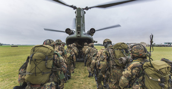 Funktioniert die Gleichbehandlung in der Bundeswehr und anderen „Männerbünden“? | Foto: AdobeStock/Photoshooter Funktioniert die Gleichbehandlung in der Bundeswehr und anderen „Männerbünden“? | Foto: AdobeStock/Photoshooter